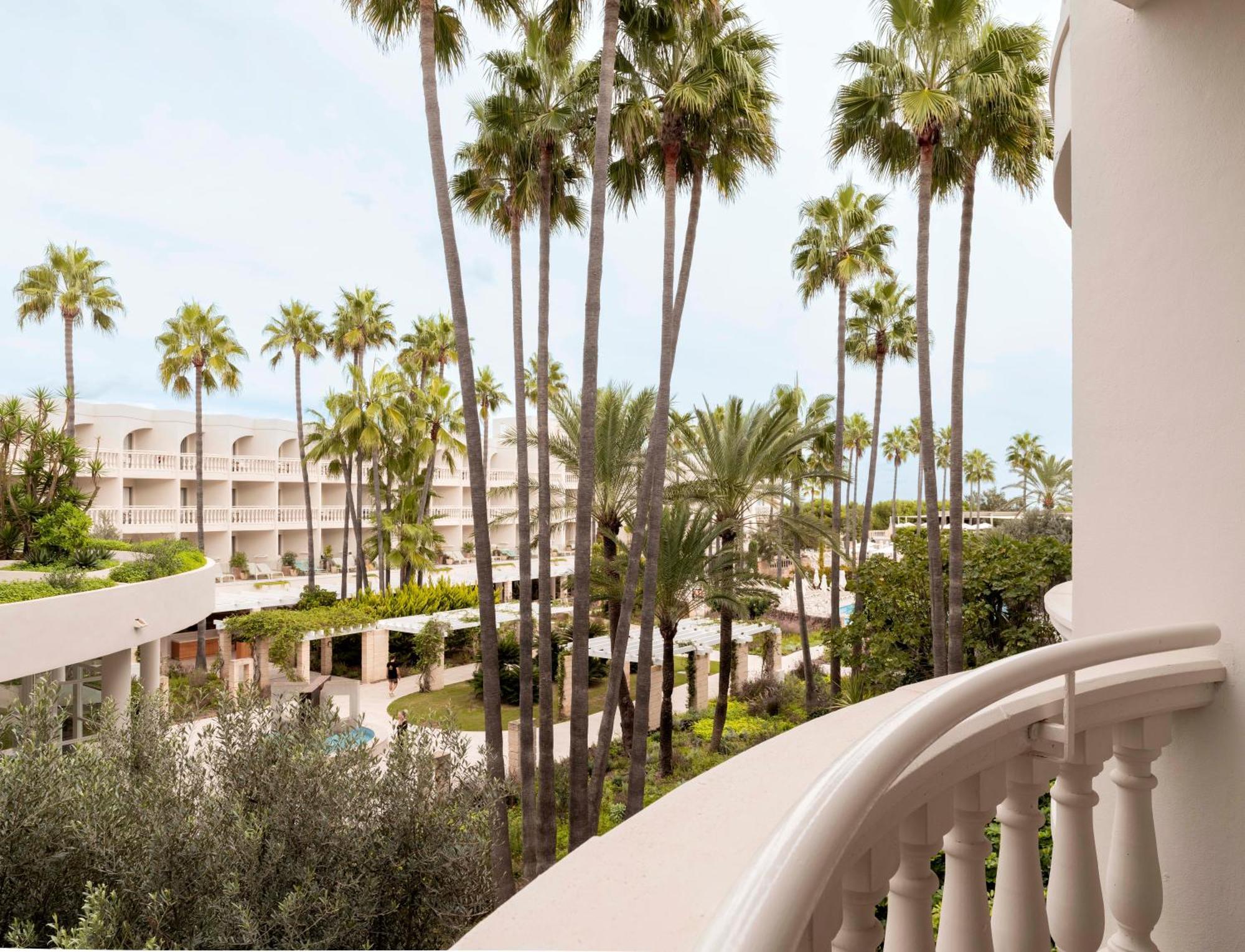Double Premium Garden View
